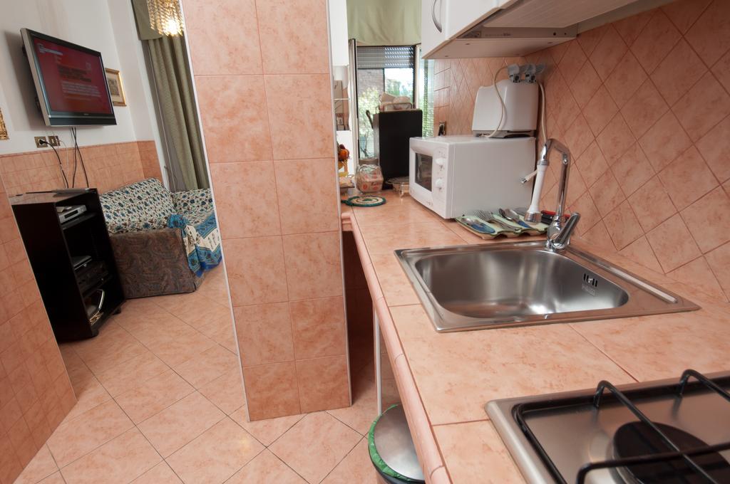 Suites Oliveri Viale Marconi Рим Экстерьер фото